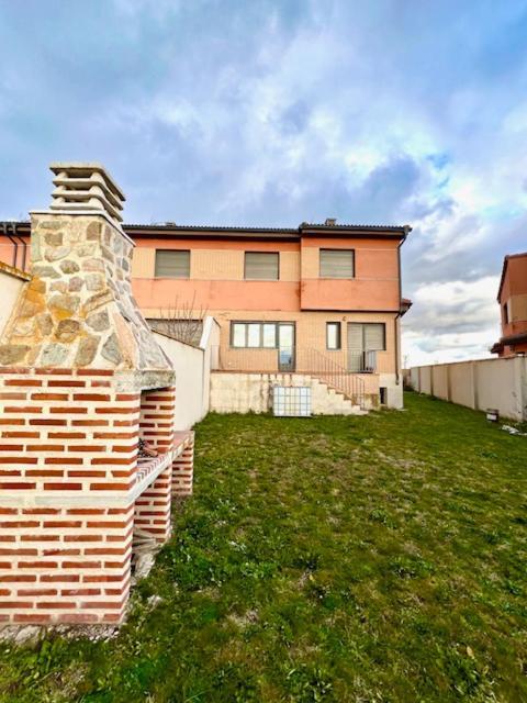 Navalpinar Villa Navalmanzano Exterior photo